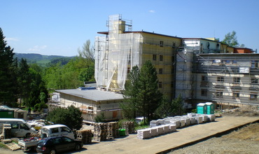 Zateplení fasády hotelu - Rožnov pod Radhoštěm
